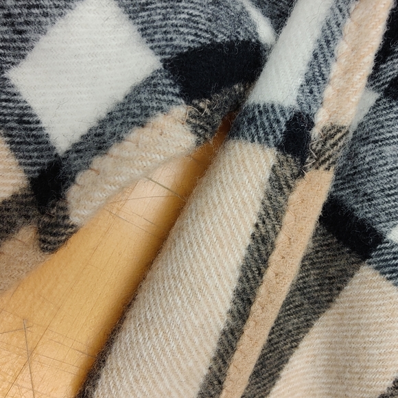 Vintage Highland Home Industries Lambswool Plaid Poncho, Size OS - Picture 6 of 12